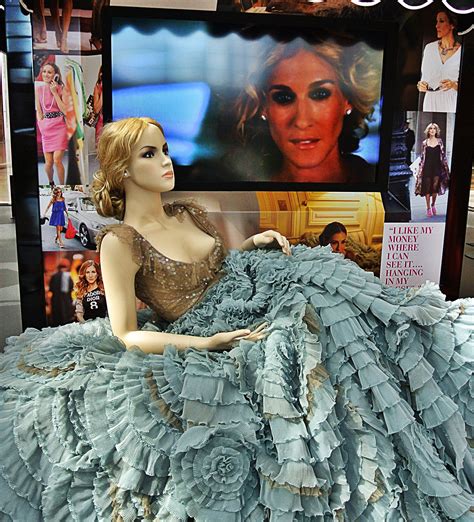 Carrie bloody prom dress halloween scary costume. Phenomenal! (With images) | Carrie bradshaw outfits ...