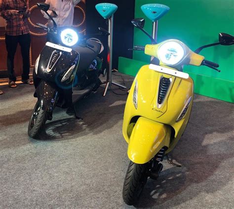Here you find about bajaj chetak electric scooter specification, 360' review, performance review, battery & charging review, app review. Bajaj Chetak Electric scooter launched at Rs.1 lakh