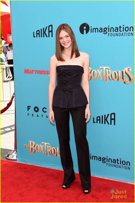 Elle Fanning Debuts Her New Brown Hair At The Boxtrolls Premiere Photo 721324 Photo