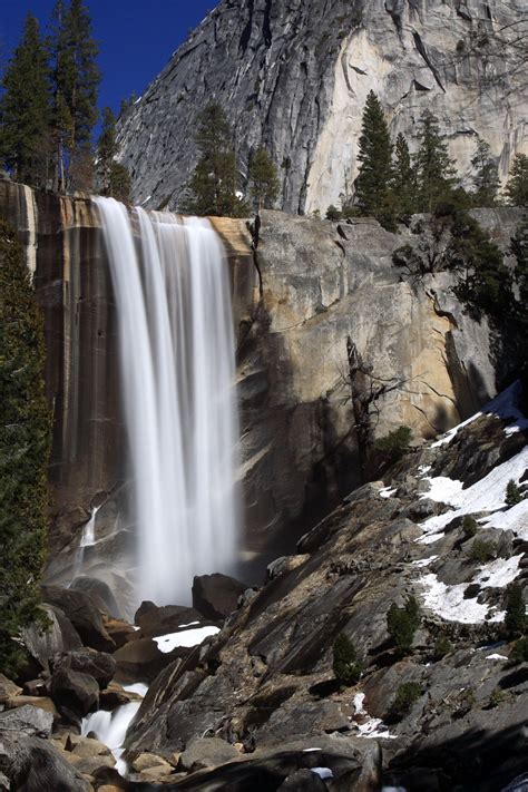 Vernal Falls Yosemite California Usa Beautiful Places