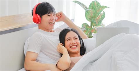 15 Lagu Romantis Indonesia Terbaik Vibes Jatuh Cinta