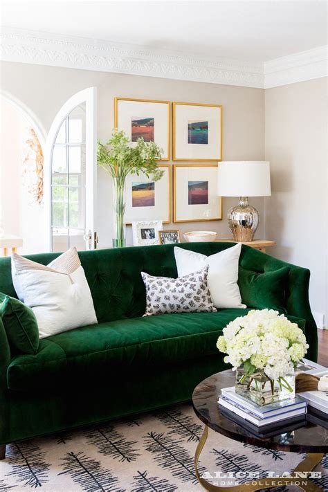 30 Lush Green Velvet Sofas In Cozy Living Rooms Green Sofa Living Room Green Couch Living
