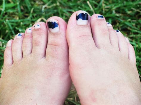 My Toes Blue Chipped Paint By Simplethingsfeet On Deviantart