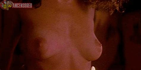 Naked Cordelia González in Born on the Fourth of July