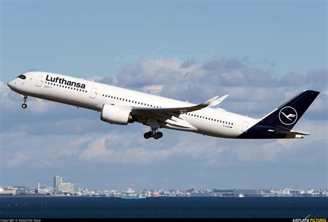 D Aixm Lufthansa Airbus A350 900 At Tokyo Haneda Intl Photo Id