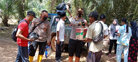 Peduli Korban Banjir Kapolsek Giri Mulya Berikan Bantuan