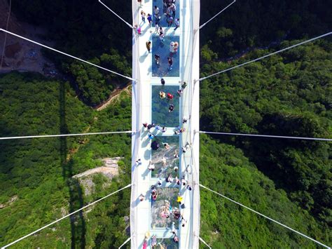 W Chinach Otwarto Najwyższy I Najdłuższy Szklany Most Na świecie Nowa