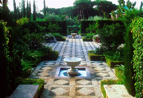 Arabella Lennox Boyd Garden In Marbella