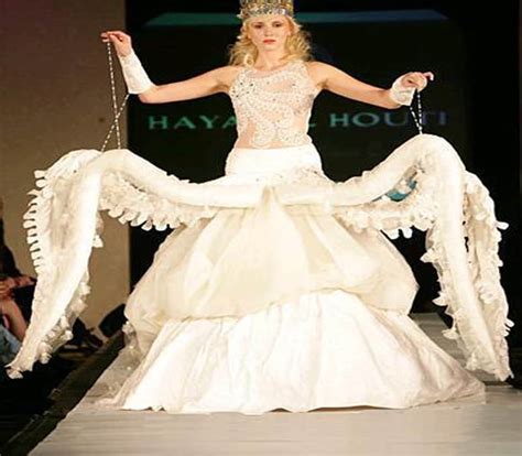 19 Strange And Outrageous Wedding Dresses