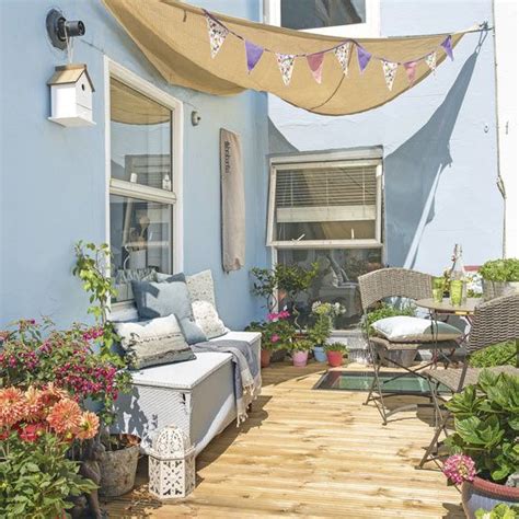 Garden Terrace With Decking And Informal Seating Garden Design Ideas