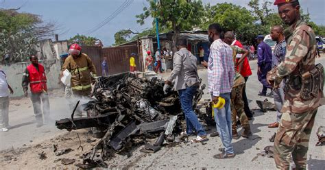 Car Bomb Targeting Somali Police Kills At Least 5 The New York Times