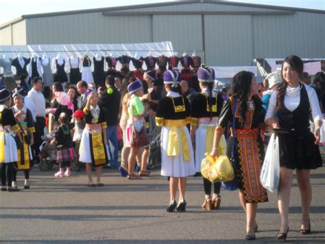 weave-your-imagination-hmong-new-year-2012-2013-fresno