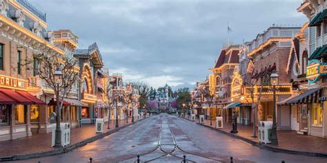 Main Street Usa At Disneyland Park What You Need To Know