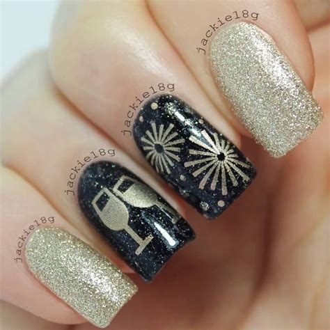 21 Exciting Ideas For New Years Nails To Warm Up Your Holiday Mood