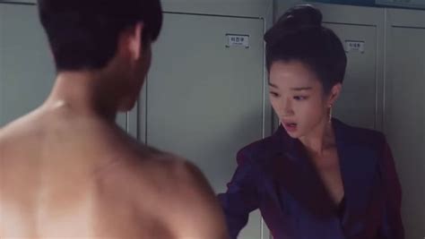 Kim Soohyun S Abs Grab Attention In The Teaser Of It’s Okay To Not Be Okay Kpopmap