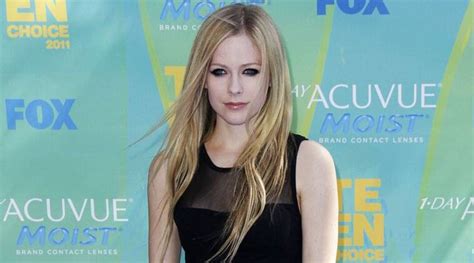 Avril Lavigne Makes Progress In Battle Against Lyme Disease