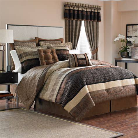 Although they seem to be the same size as other king sets, when picking out what linens work best, you need to keep in mind the length and the width. Croscill Galleria King Comforter Set | Home Design Ideas