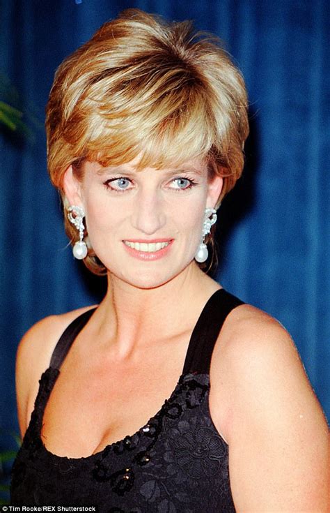 Prince Harry Couldnt Believe Diana Had Died Daily Mail Online