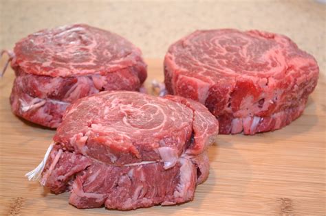Soinalise steak in case you've wondered how to slice any steak cut, we briefly approached this aspect as well as t… Weekend Food Project: Cap of Ribeye or Spinalis Steak on the Big Green Egg