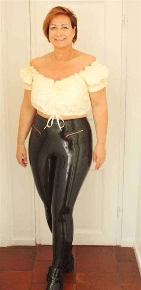 Pin By Vanessa Leder On Vinyl And Leather Shiny Leggings Sexy Older