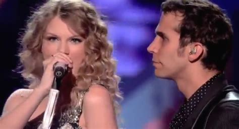 Taylor Swift Performs Tell Me Why At Fearless Tour
