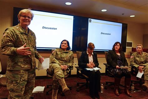 Female Army Leaders Discuss Challenges Opportunities Of Serving