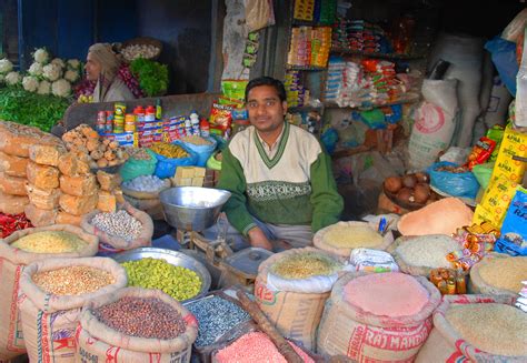 Order food delivery with doordash. Spice Vendor Old Market, Agra, India | Tobias Leeger | Flickr