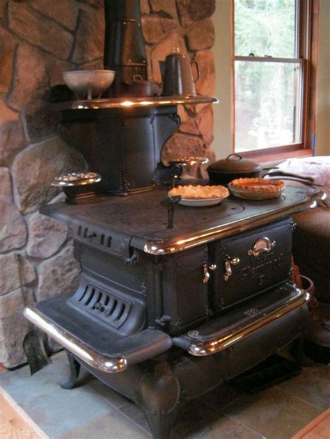 How To Clean Your Oven In 2020 Antique Stove Wood Stove Cooking