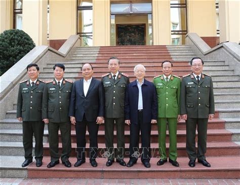 Ngay sau lễ tuyên thệ, chủ tịch nước nguyễn xuân phúc có bài phát biểu quan trọng trước quốc hội. Thường vụ Đảng ủy Công an Trung ương tổ chức Hội nghị đánh ...
