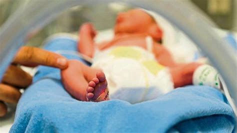 Cómo Cuidar A Un Bebé Prematuro