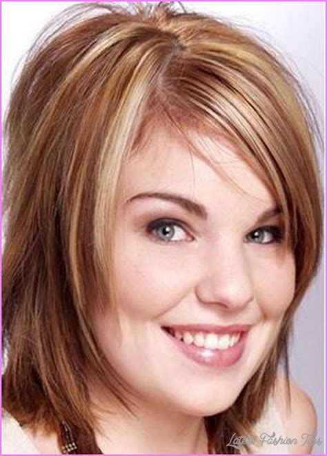 From identifying your face shapes to best haircuts for round faces we have it all. Medium haircuts round face - LatestFashionTips.com