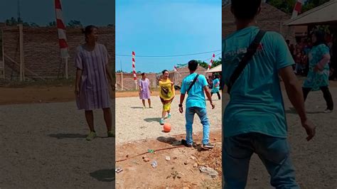 Maen Sepak Bola Bu Ibu Antar Kampung Youtube