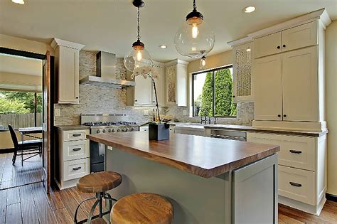 Painting kitchen cabinets rejuvenates your home. Shaker Painted Cabinets - Kitchen Design Pictures