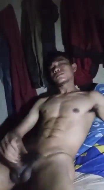 Indonesian Daddy Curved Big Dick Jerk Off In Bed