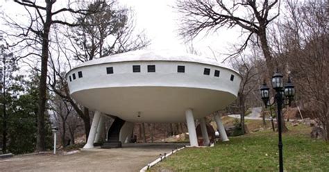 Price For Flying Saucer House Fails To Take Flight