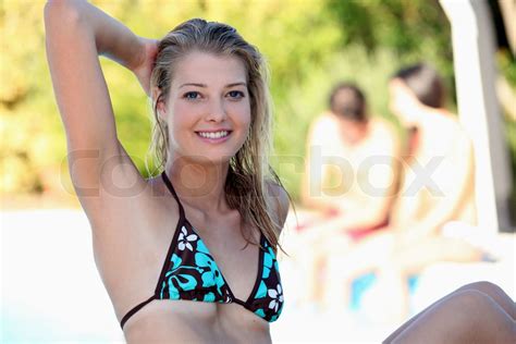 Hübsches Mädchen Im Bikini Am Strand Stock Bild Colourbox