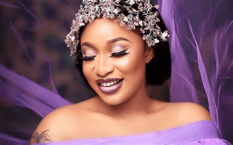 Tonto dikeh is presumably the happiest woman on earth right now— the mother of one is in love, she has found love once again and yesterday, she left the gram buzzing. Tonto Dikeh Biography, Age, Wiki, Career, Family, Net ...