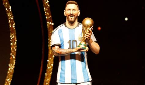 La Estatua De Lionel Messi Resultó Ligeramente Fallida