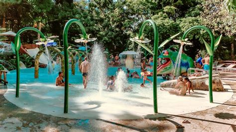 12 Splash Pads Pools Water Parks On Oahu You Should