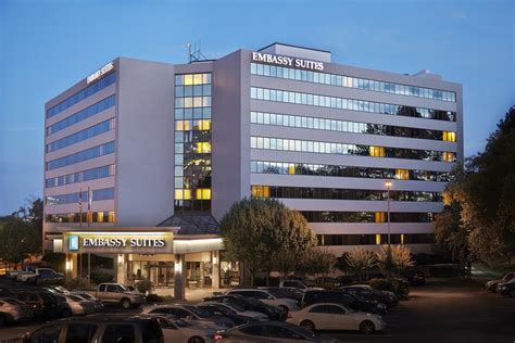 Sugarloaf mills is minutes away. Hotel Embassy Suites Atlanta Galleria, GA - Booking.com
