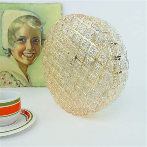 Vintage ronde plafonnière lamp van glas met grafisch blokken patroon