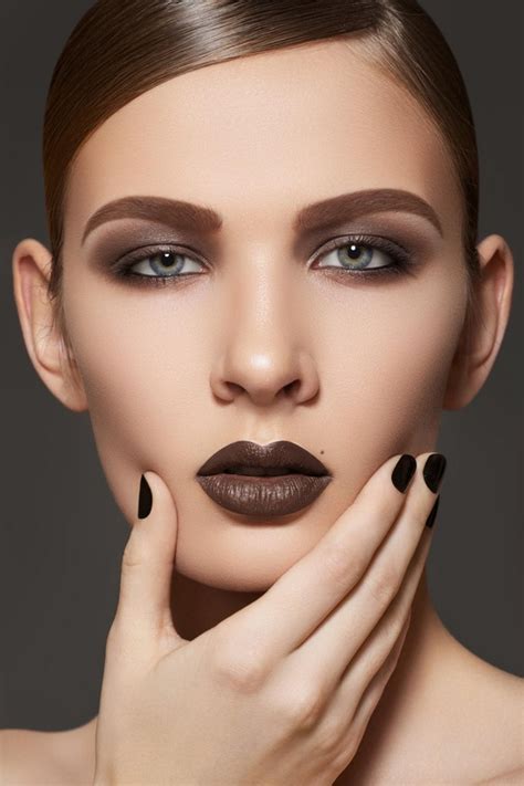 How To Rock The Dark Brown Lipstick Trend This Autumn