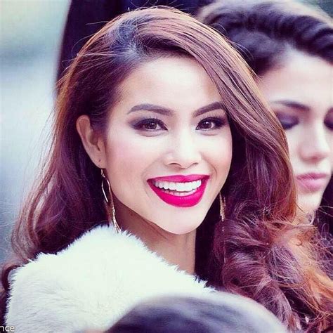 Support Miss Vietnam Huong Pham For Miss Universe 2015 Hình ảnh Dép