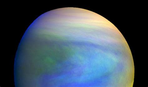 Leben In Den Venus Wolken Rätselhafte Dunkle Flecken In Der