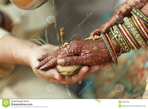 Jul 12, 2021 · hina khan pulls off this super glamorous look just at the tip of her beauty. Indian Hindu Wedding Rituals Stock Photo - Image of ritual, hindu: 38800028