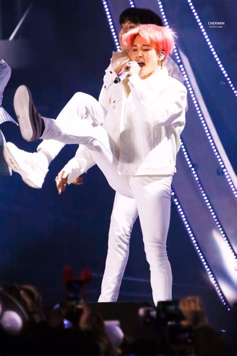 Bts Jimin Park Jimin Mochi White Jeans Stage Fashion Concerts Moda