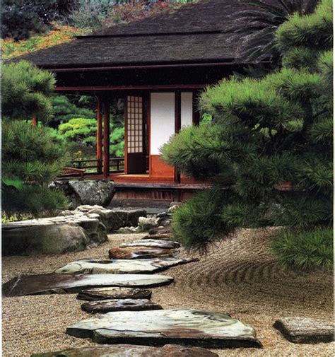 Hampir semua material rumah jepang menggunakan kayu, dan dibuat sederhana serta tidak terlalu banyak barang. Desain Rumah Jepang Tradisional ~ Desain Rumah Online