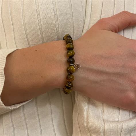 Capricorn Birthstone - Simple Guide to Their Meaning and Benefits