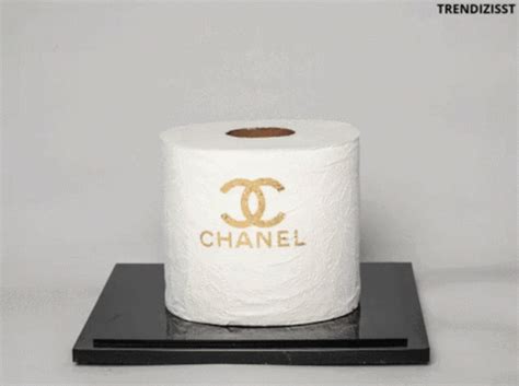 Toilet Paper Shortage Chanel Gif Toilet Paper Shortage Chanel Toilet Paper Gifs Entdecken