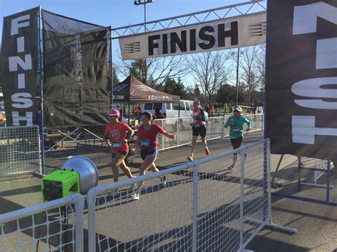 Runners Stampede Through Davis On New Course The Hub